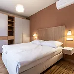 Hotel Jzp *