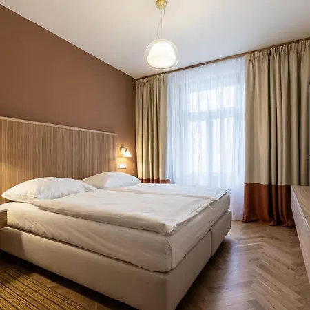 Jzp Hotell *